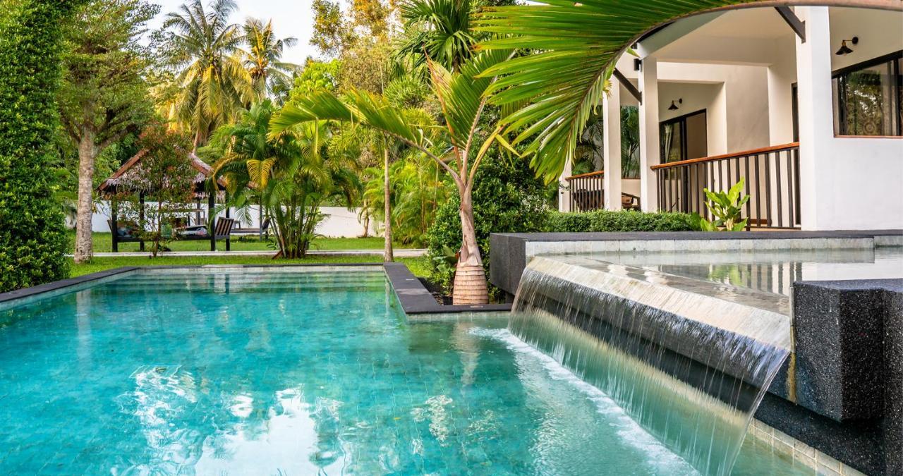 Aqua Suites Wok Tum Exterior foto