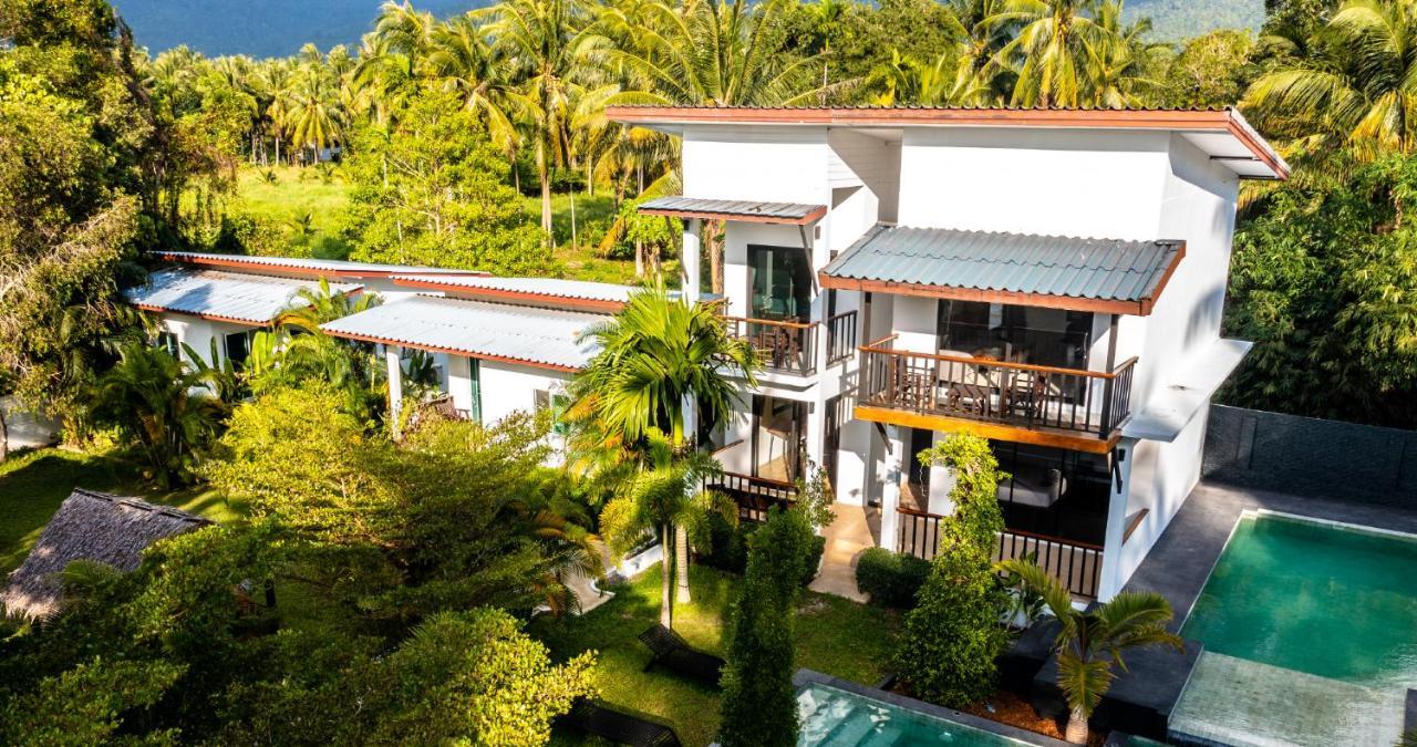 Aqua Suites Wok Tum Exterior foto