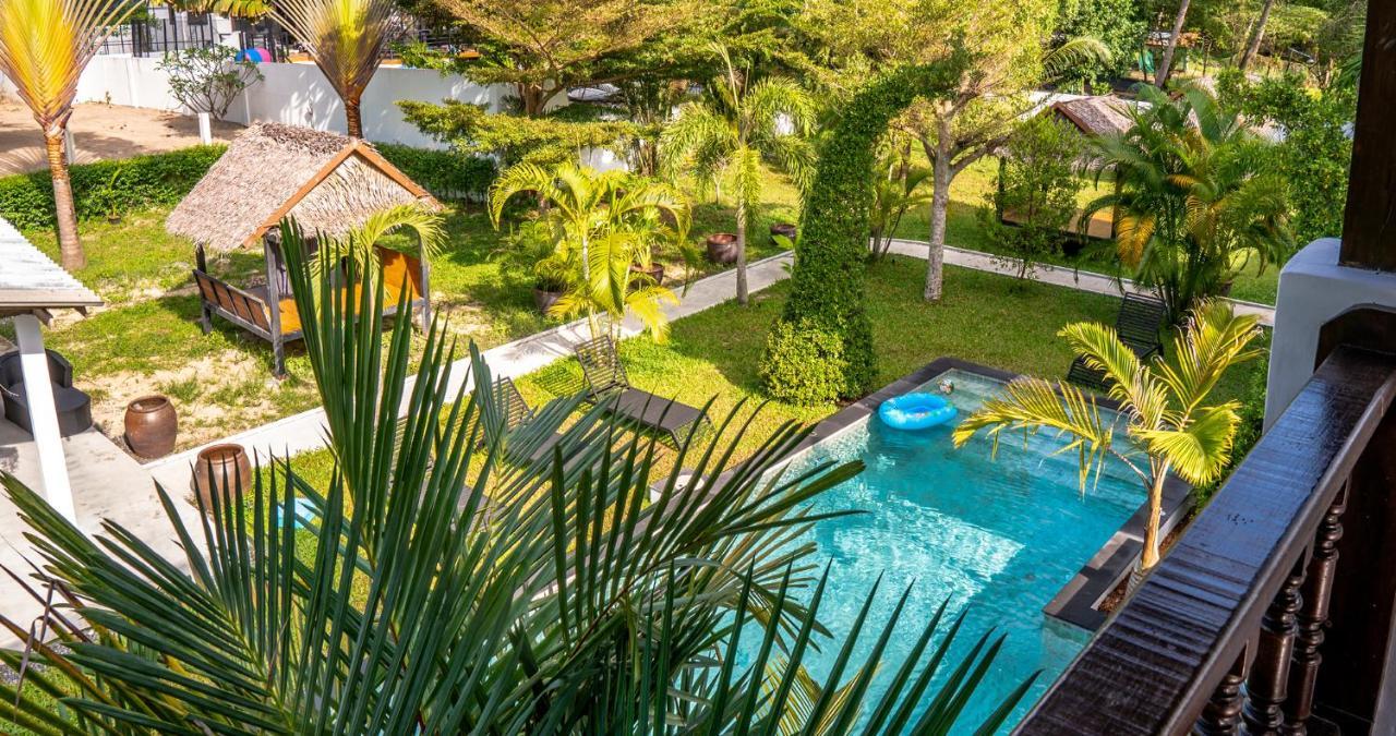Aqua Suites Wok Tum Exterior foto